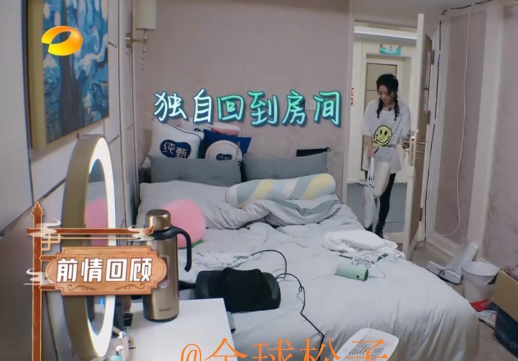 脸色|《中餐厅》赵丽颖将情绪写在脸上,动不动“甩脸色”?