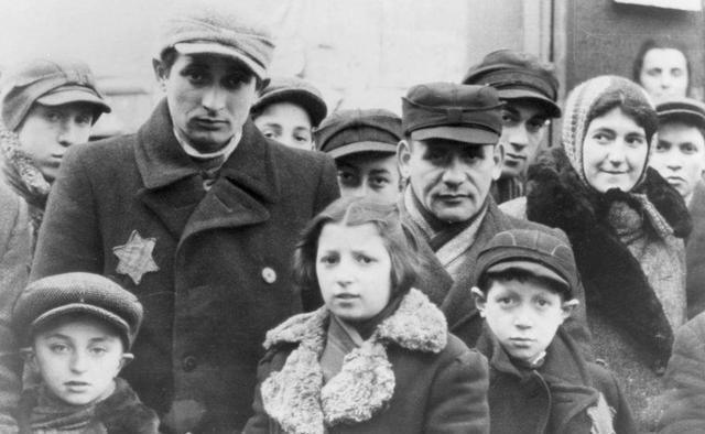 出卖|希特勒屠杀犹太人，都是白人如何区分，民族风俗出卖了他们