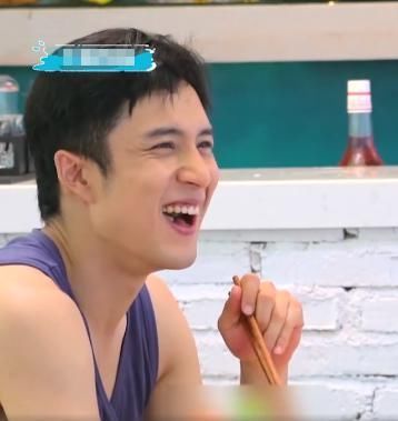  小孩子|王一博遭韩东君等人“大笑”，网友毕竟连煮面都要小孩子教