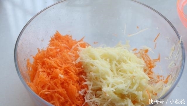 炸丸子|炸丸子总是硬?按照此配方,炸出来更酥脆