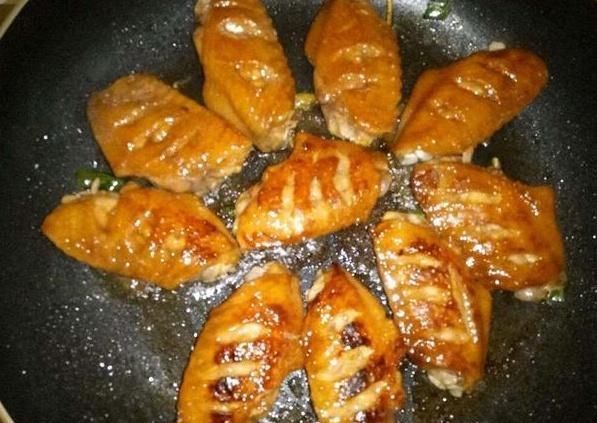  鸡翅口感是不一样|做可乐鸡翅，该用可口可乐还是百事可乐10人做9人错，你知道吗