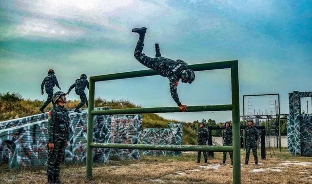 策划|军团策划丨燃!节日不忘战备,中国军人枕戈待旦……