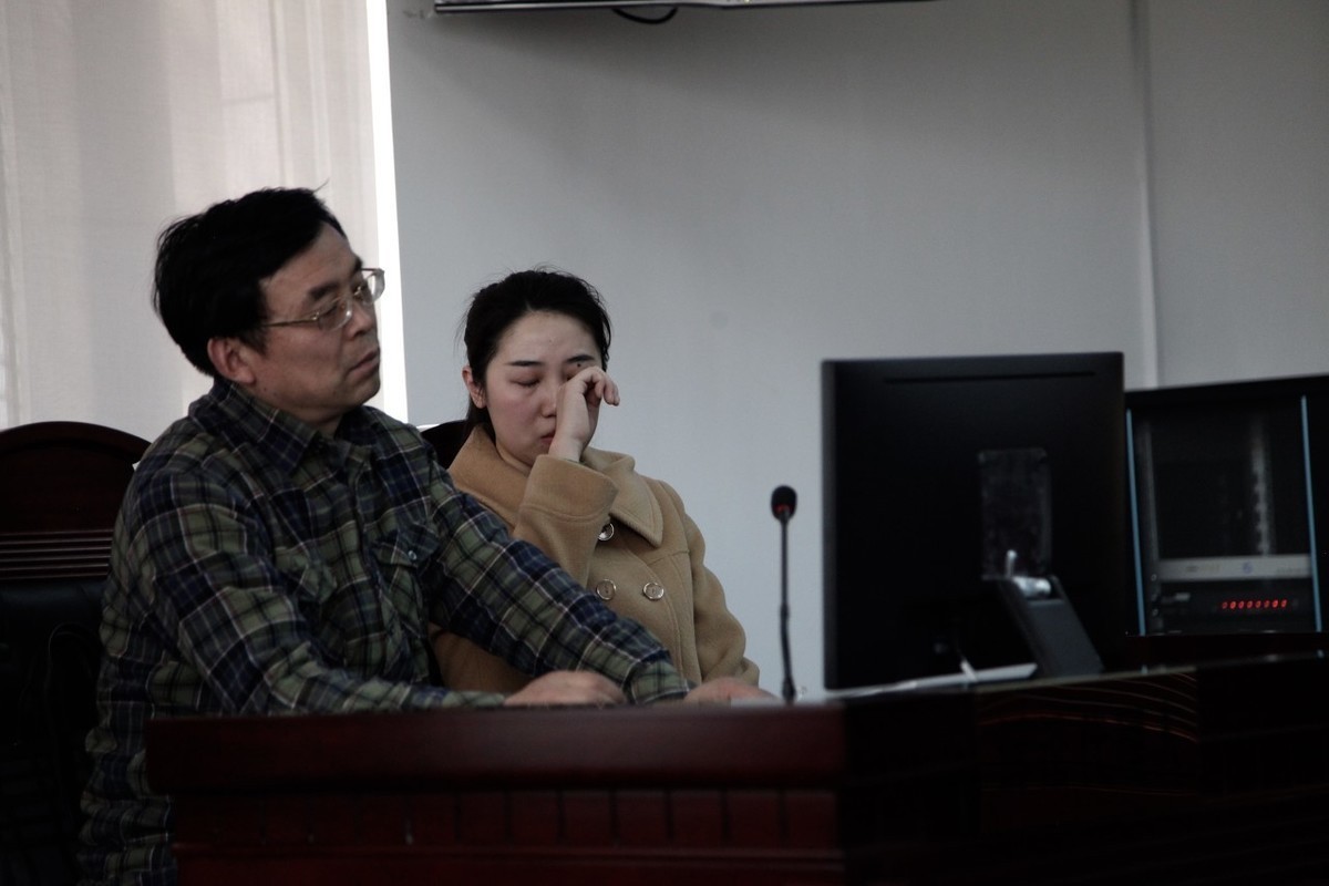 车祸|新郎接亲遇车祸致瘫获赔100万，新娘“离婚！赔偿我要分一半”