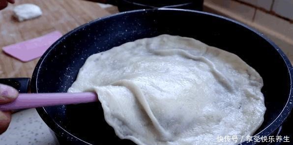 油条|早餐,别总吃包子油条,这点心也不错,软糯香甜,每一口都有惊喜