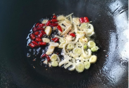 粉条|炒粉条的小妙招,不粘锅,根根爽滑,颜色油亮诱人,只需多做一步