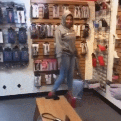 死神|搞笑GIF:与死神擦肩而过