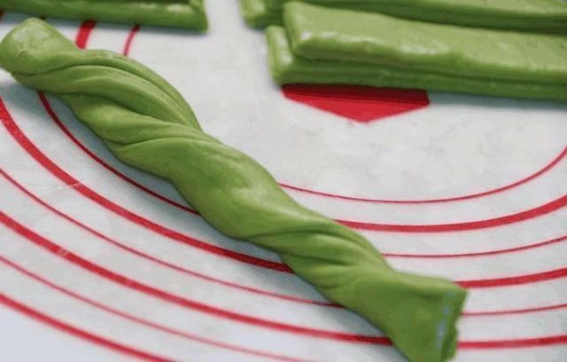 油条|好创意75岁大爷卖油条,孙子灵机一动一句话,买的人都翻倍了