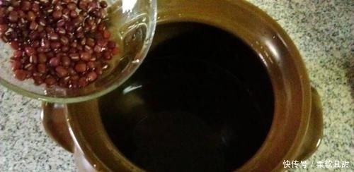  体内|红豆和它“天生一对”，夏天常喝，减轻体内湿气，女性最要喝