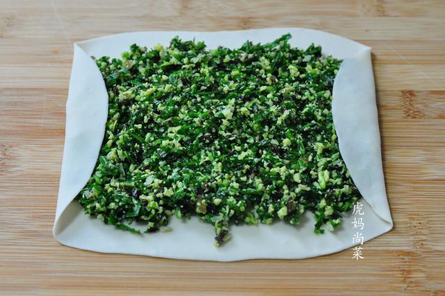 不用|新式韭菜盒子,不用捏边,皮薄馅多又均匀,软嫩鲜香