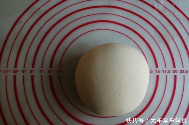 粉色面团|详细教你做出抖音里很火的母子猪馒头,让你新年红遍朋友圈!