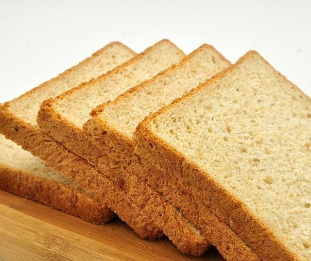 鸡蛋|鸡蛋火腿三明治,5分钟就能搞定的低脂早餐,早餐自己做