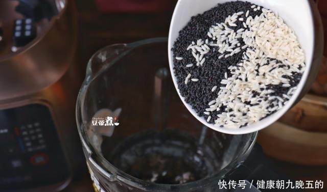 隔三差五|隔三差五就想吃一碗黑芝麻糊,外面还买不到,没想到自己做还简单