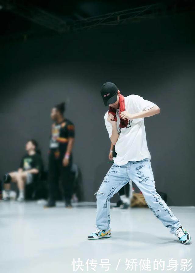 王一博|王一博和《这就是街舞3》一共费了多少双鞋