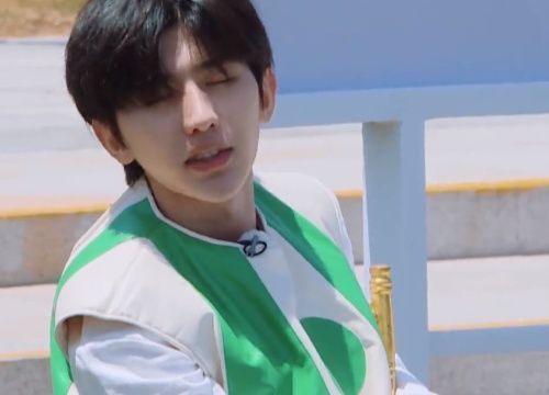  嘉宾|跑男看台座位baby张翰距离远，蔡徐坤何穗避嫌，只一组不同