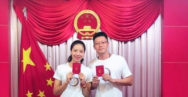 说完|你俩结婚证都领了，彩礼不给又能怎样婆婆刚说完就后悔了