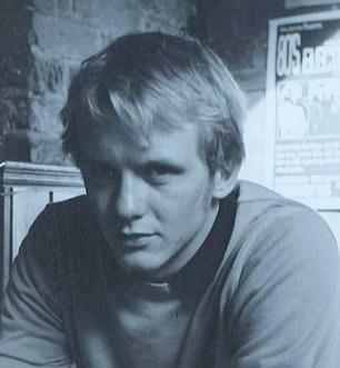  如今|英母亲竟原谅杀儿凶手，还资助其读书，昔日罪犯如今收获完美家庭