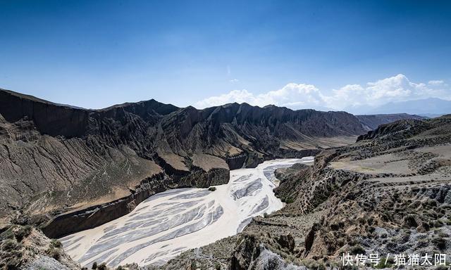 风景|从沙湾大盘鸡到安集海大峡谷,美味和风景共享