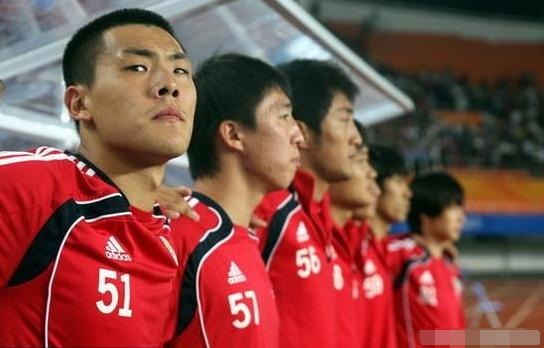  专业跑步|国足现在也不能吐槽了？CEO王兴批国足跑不过清华学生却被反批