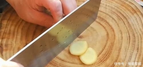 蜜汁|淮扬大厨分享“蜜汁红烧牛肉”简单好吃家常做法,加它鲜香软烂