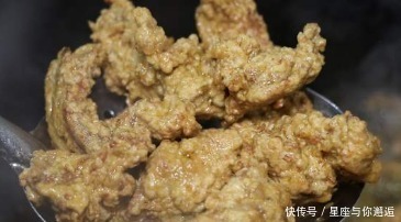 夫妻|网红夫妻卖“小零嘴”,10元一斤,半天卖5大锅,邻摊谁吃谁傻