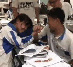  小金人|搞笑GIF：小哥奥斯卡欠你一座小金人！