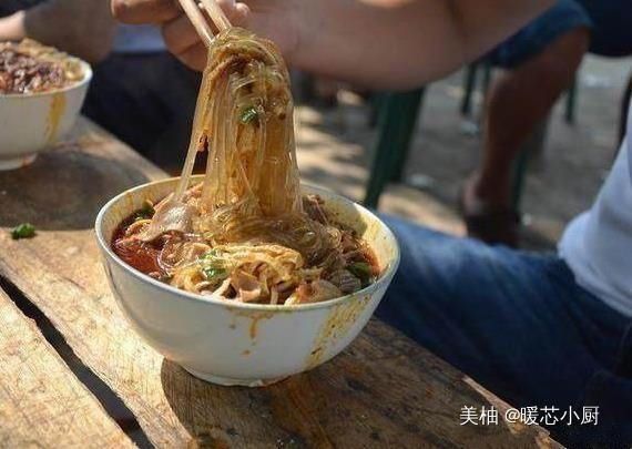 美味的食物|夫妻卖“最牛”小吃,12元1碗,每天只卖300碗,想吃要早去