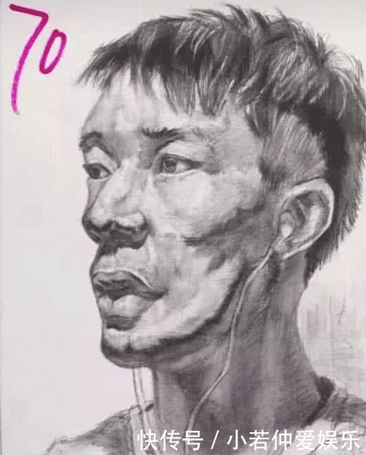  高分|美术生高分卷VS低分卷，差距到底在哪？网友：像玩大家来找茬！