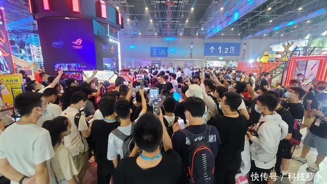 华硕主|终极信仰,硬核出击,华硕主板燃爆BW2020