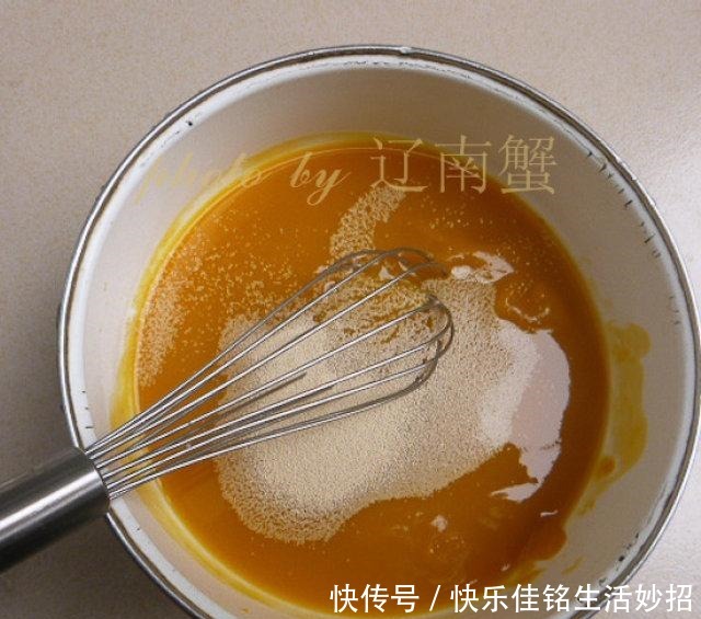 调色|今天用南瓜给发糕调色,纯天然的色素,很美的