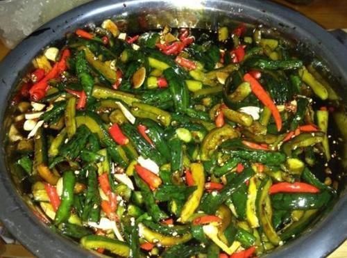 撒盐|腌黄瓜,直接撒盐是大忌多加1步,黄瓜脆爽还入味,3个月都不坏