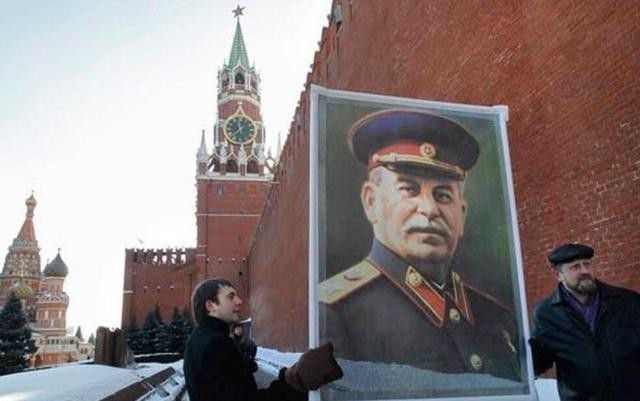  斯大林|为何斯大林越来越受俄罗斯推崇呢？