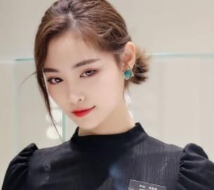  名字|《青春有你2》，许佳琪不配有名字得知真相令人惋惜……