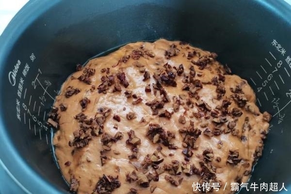 发酵|半碗红枣,一碗玉米面,不蒸不烙,只需一个电饭锅,出锅太馋人了