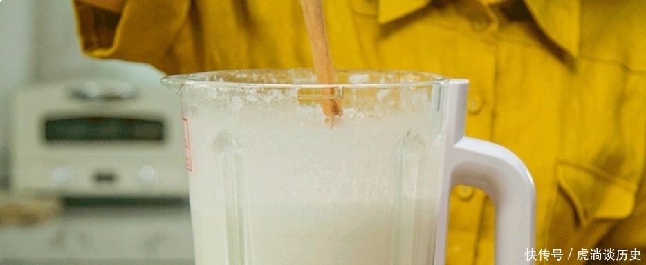 豆腐|蒸出来的米豆腐看起来扎实,吃着还是弹弹糯糯的口感,没有它搞不定的