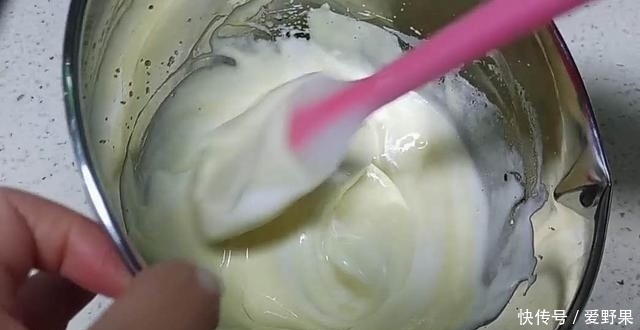  蛋糕|用平底锅就能做出很绵软无油、低糖的蛋糕饼，大人小宝宝都可以吃