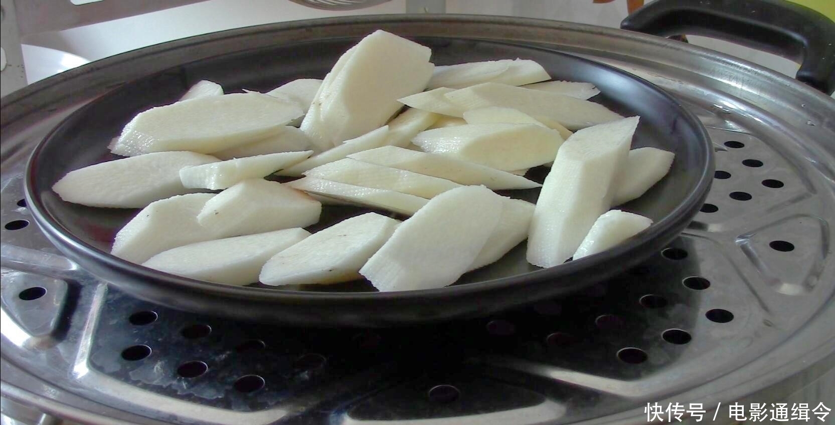 抢光|山药又出新吃法,加一个紫薯,不炒也不炸,酸甜软糯出锅就抢光