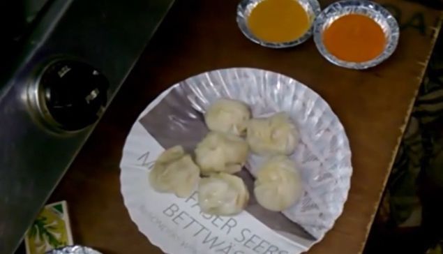 吃出|中国包子在印度走红,被印度人吃出了新花样,只是吃相无法直视