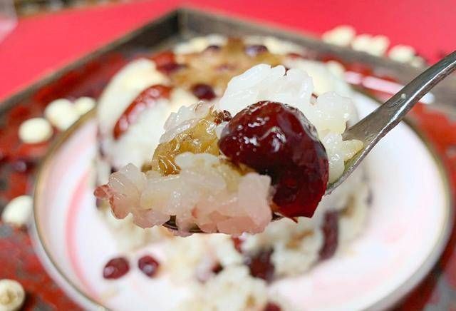 葡萄干|糯米别再包粽子了，试试做糯米凉糕，软糯香甜，我家一周吃三次