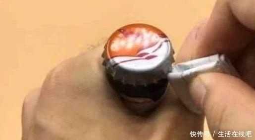  轻松|喝了20年啤酒才知道, 瓶盖上有个“机关”, 3岁小孩都能轻松拧开