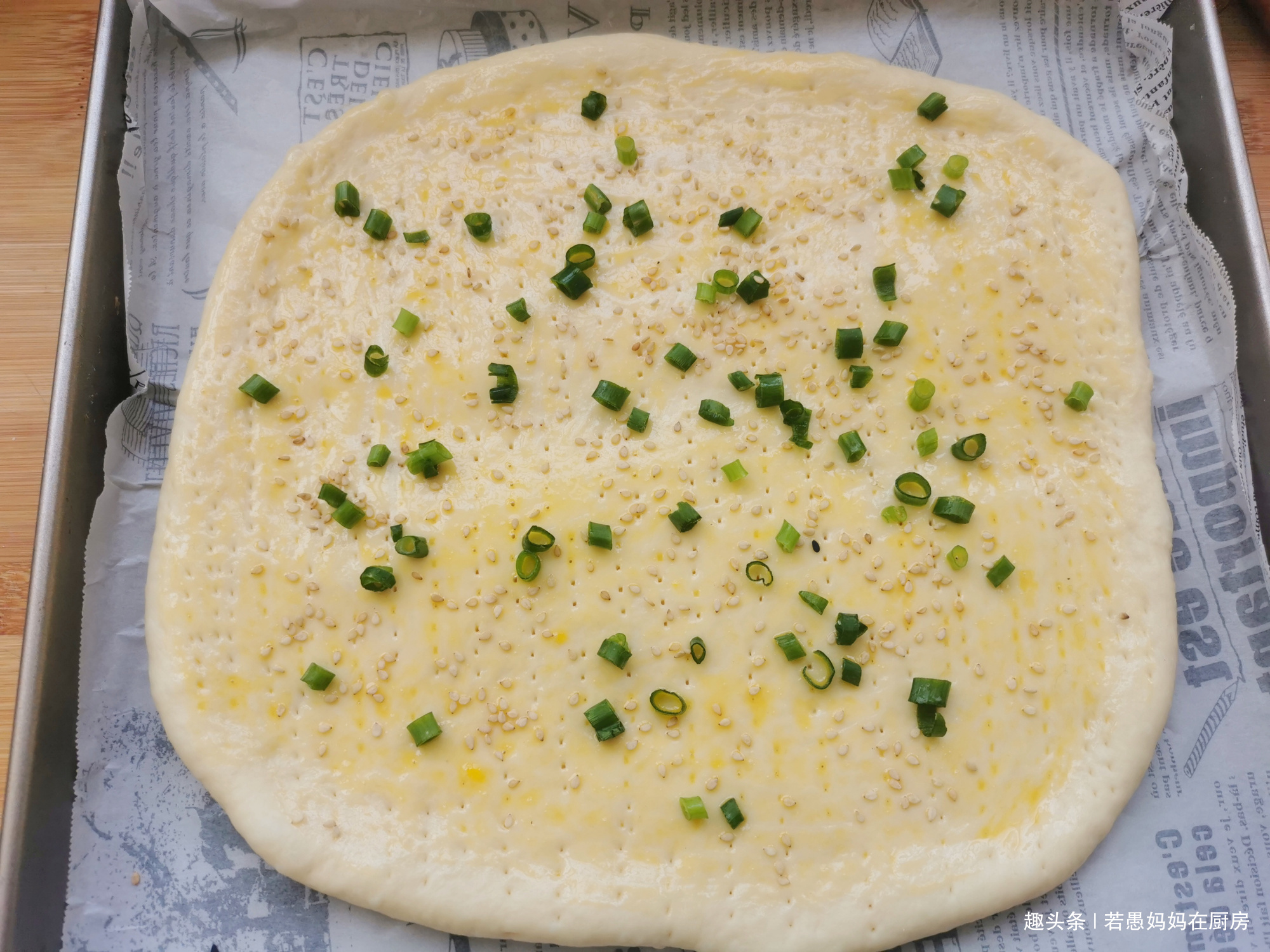 饼铛|自己在家做面包,3个动作15分钟揉出手套膜,烤箱电饼铛都能做