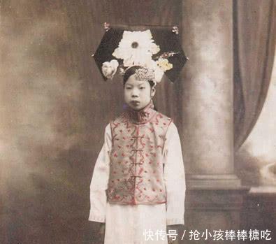 老照片|晚清后宫彩色老照片,图二是最“丑”妃嫔,图四是最“美”宫女!