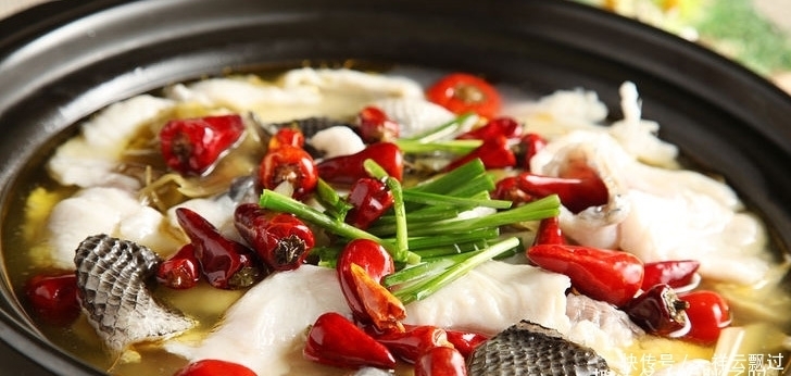 滑蛋|家常菜:简单酸菜鱼、苦瓜虾仁滑蛋、蒜苔炒鸡杂