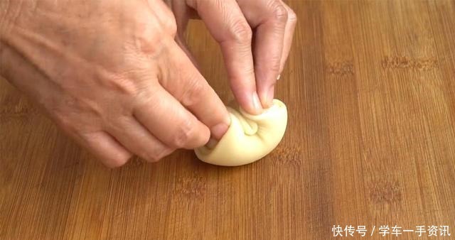  在家|马上中秋节了，教你在家做老式酥皮月饼，步骤详细，想失败都难