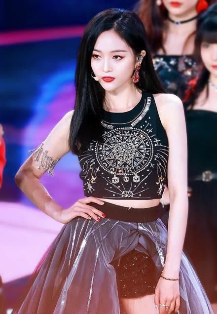 乐华选手|《青春有你2》主题曲评级,乐华再无强者,孟美岐吴宣仪已成过去