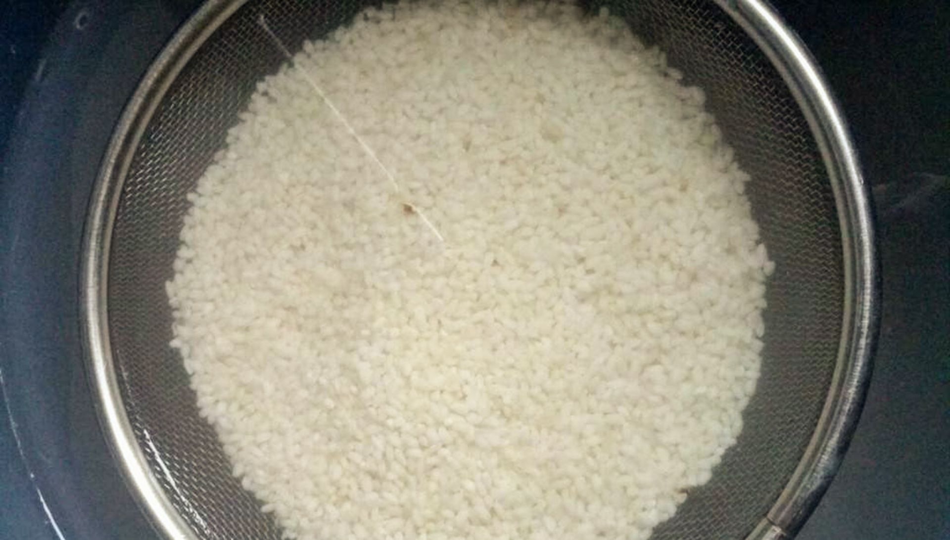 记住|煮米饭万万不可直接加水下锅,记住这3个诀窍,米饭粒粒喷香好吃