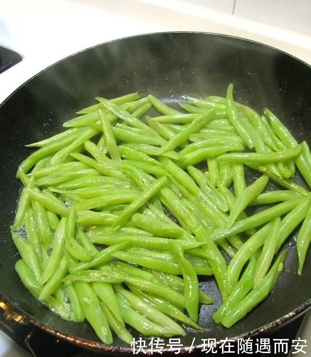 吃法|晒晒我家的晚餐,1个菜1个粥,网友说:这吃法,一看就是南方人