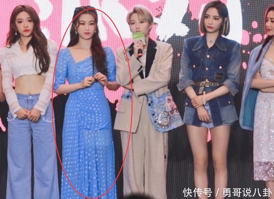 综艺|THE9全员合体官宣综艺,队长安崎站边边,有谁注意虞书欣站在哪!