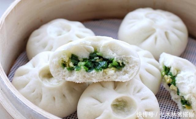 做出|包子不一定非要有肉，简单几步就能做出暄软的素包子，出锅就吃仨