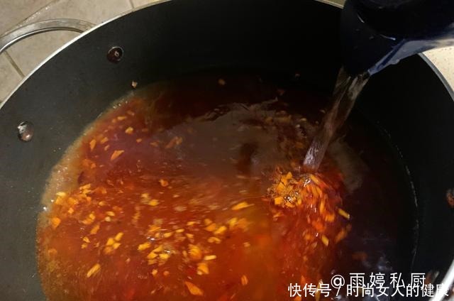 简单|犯懒就做这一锅,简单、省心,却开胃下饭!10多分钟就可端上桌