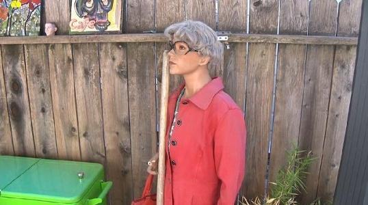 改造|真人秀盯上凶宅大改造!清洗陈年血迹,撬开躺过死尸的地板…